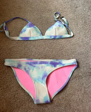 Swimwear thumbnail 1