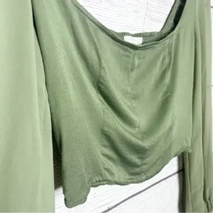 Urban Outfitters Green Sheer Long Sleeve Peasant Crop Top Size Large Bridgerton thumbnail 6
