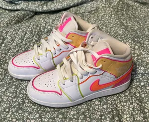 Nike Jordan 1 Mid thumbnail 2