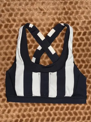 Like New Lululemon Run: Stuff Your Bra Sports Striped Black White Size 4 S thumbnail 3