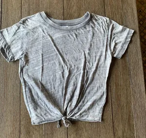 Gray t shirt cropped thumbnail 1