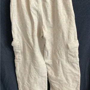 Brandy Melville Pants Womens Small Gray Cargo Sweatpants Wide Leg Casual thumbnail 5