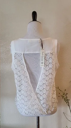 Solitaire White Lace Tank Top Medium thumbnail 1