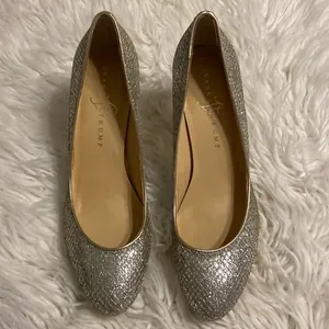 Ivanka Trump Pumps Gold color size 9M thumbnail 1