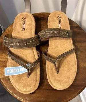New Magellan Outdoors Sandals Womens 10 Strappy Flip Flop Thong Tan Brown Summer thumbnail 1