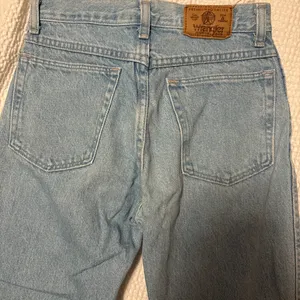 Wrangler Straight Leg Jean thumbnail 2