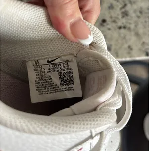Nike Air Force 1 thumbnail 4