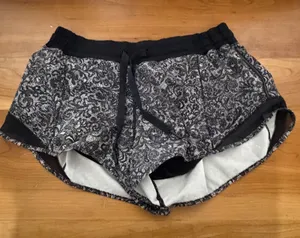 Lululemon Athletica Lace Print Running Shorts‎ Black White Mesh Trim Size 10 Reg thumbnail 1