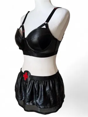Ophelia Payne Goth Nurse Costume thumbnail 6