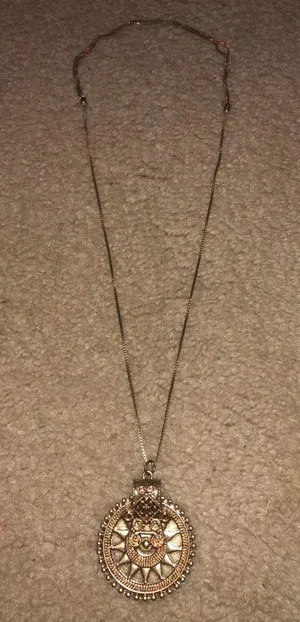 Gold Necklace thumbnail 2