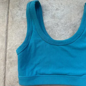 ALO Yoga Wellness Bra in Blue Splash Size Small Ribbed thumbnail 3