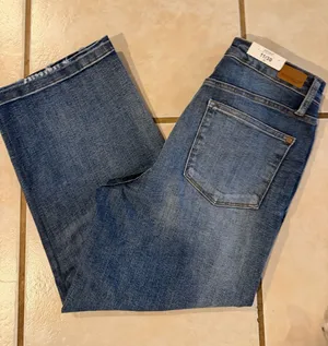 Judy Blue Blue Jeans thumbnail 1