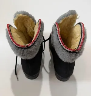 Vintage Snowland Women's Faux Fur-Lined Ankle Après Ski Boots in Black and Gray thumbnail 4