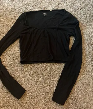 Cropped Black PacSun Long Sleeve thumbnail 1