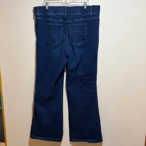 SPANX Pull-On Flare Jeans in Midnight Shade Medium Wash Size 3X Stretchy Denim thumbnail 9