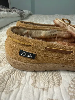 Clarks Tan Suede Moccasin Slippers with Faux Fur Lining sz 8 thumbnail 4