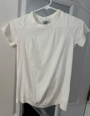 Old Navy Fitted Seamless T-Shirt thumbnail 1