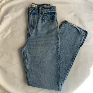 Abercrombie The 90s Straight Ultra high Rise thumbnail 1