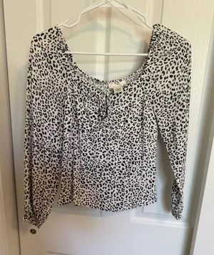 Cheetah Print Shirt Multiple Size XS thumbnail 1