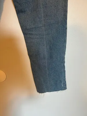 Abercrombie Curve Love Ankle Straight Ultra High Rise Jeans thumbnail 4
