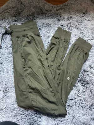 Lululemon Dance Studio Joggers thumbnail 3