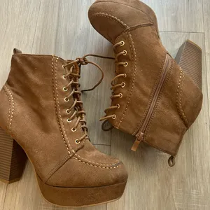 Bold and Beautiful: Platform Heeled Boots for Women thumbnail 8