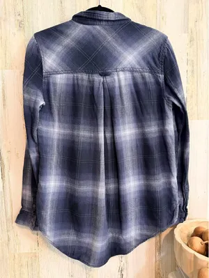BDG Women's Medium Blue Plaid Button Down Flannel Shirt thumbnail 3