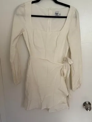 Princess Polly Ivory Wrap Mini Dress Womens Size 2 thumbnail 1