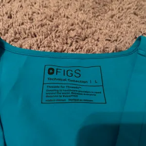 FIGS ‼️ Casma™ Three-Pocket Scrub Top‼️ thumbnail 5