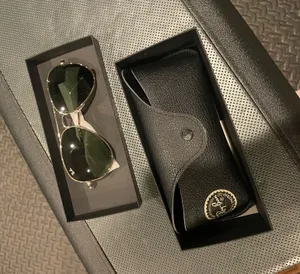Ray-Ban Aviator Sunglasses thumbnail 1