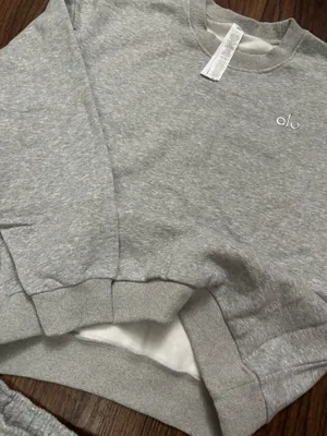 🩶 Accolade Set Gray Small Crewneck + Shorts thumbnail 4