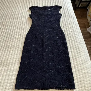 Lauren Ralph Lauren Blue Sequin Lace Ruched Sheath Cocktail Dress Sz 4 thumbnail 9