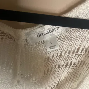 Dress Barn cream crotched lightweight v-neck top sweater woman’s Large EUC thumbnail 4