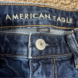 American Eagle Strigid Mom Shorts Denim cutoff size 2 thumbnail 4