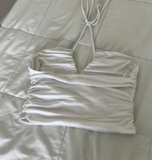 Abercrombie halter crop top thumbnail 5