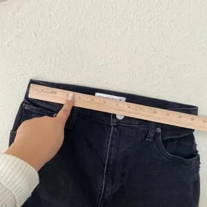 Abercrombie & Fitch Curve Love The ‘90s Straight Ultra High Rise Jean Black 2 26 thumbnail 8