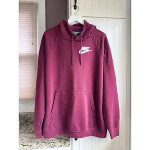 Nike Sportswear Rally Essentials Pullover Hoodie Women XL Burgundy CI1192-638 thumbnail 2