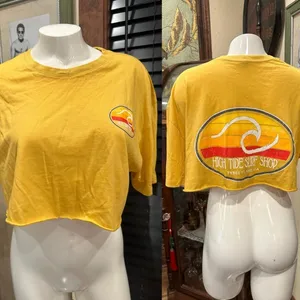 Surf Style High Tide Surf Shop Tybee Island GA Cropped Graphic T-Shirt Yellow Women's XL thumbnail 3