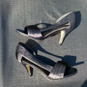 ✨🖤 Lady Couture Size 39 / 8.5 Black Satin D’Orsay “Sharp” Rhinestone Crystal Heels 🖤✨ thumbnail 5