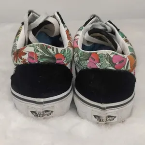 Vans floral Black White Skate Shoes Size US 7 thumbnail 4