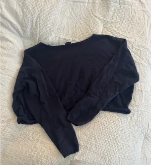 Brandy Melville Sweater Cropped thumbnail 2