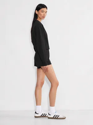 Aritzia TNA Airy AF Fleece Mid-Rise 2" Sweatshorts – Black – XXS thumbnail 3