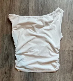 Amazon White Off The Shoulder Top Size XS thumbnail 1