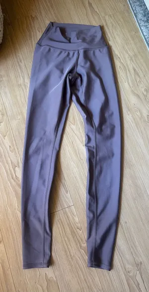 ALO Yoga High-Rise Leggings in Dusty Mauve thumbnail 1