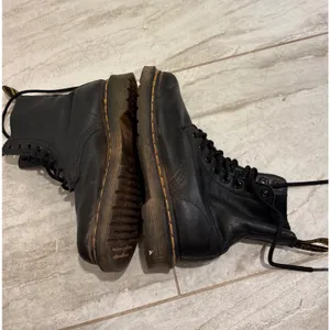 Dr. Martens 1460 Pascal Virginia Black Leather Lace Up Combat Boots Women Size 6 thumbnail 5