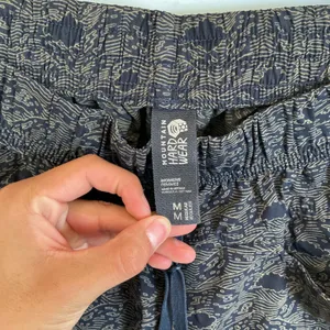 Mountain Hardwear Topographic Print Hiking Shorts Navy Blue Drawstring Medium M thumbnail 4