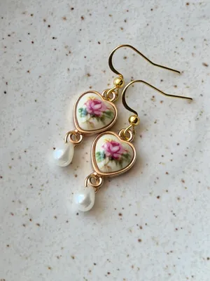 Handmade cottage fairy antique style heart rose dangle earrings🌹🩵 thumbnail 4