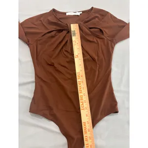 ASTR the Label Brown Twist Front Cutout‎ Long Sleeve Bodysuit Medium thumbnail 8