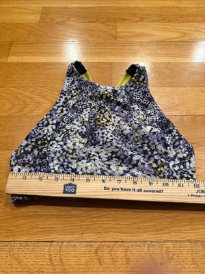 Lululemon Free to serene high neck bra size 6 . thumbnail 2