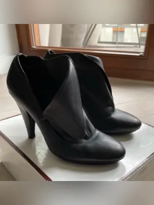 Coach Black Leather Folded Vamp Cone Heel Pumps SO COMFORTABLE! thumbnail 3
